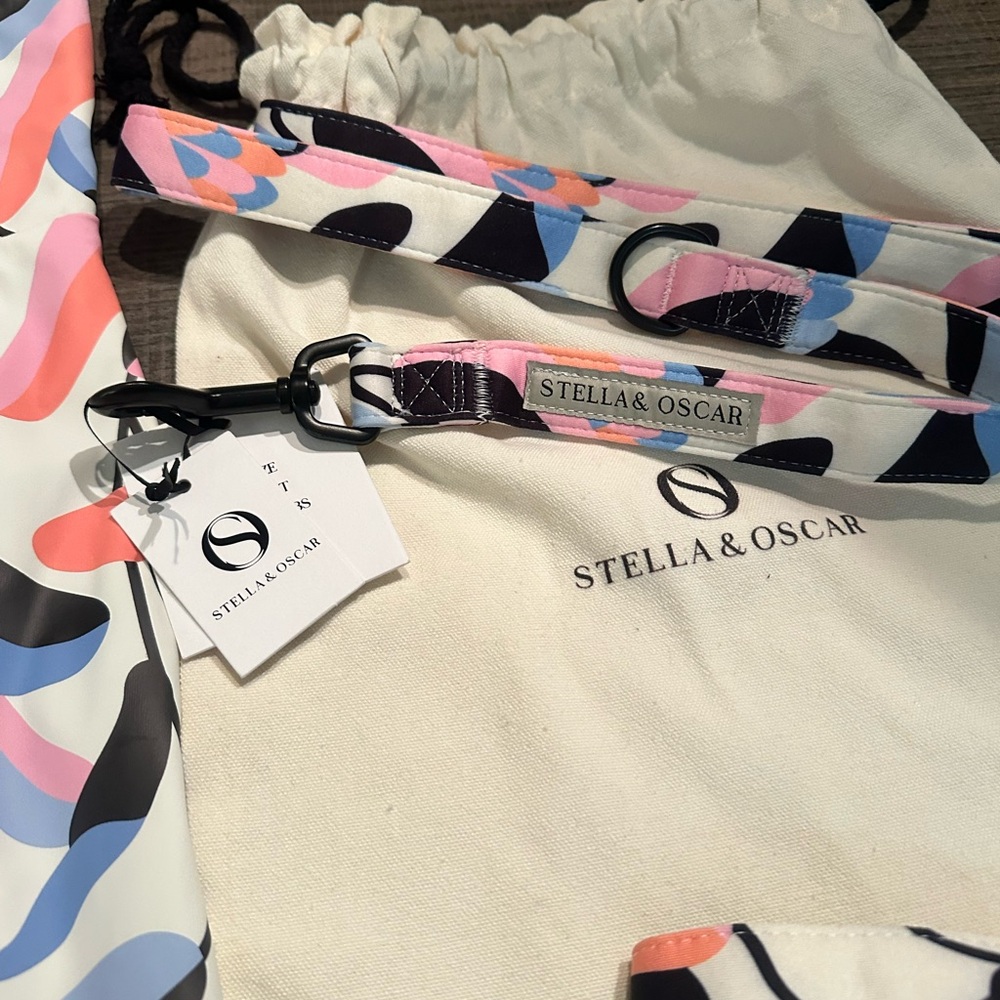 NWT Stella & Oscar set Rain Jacket, collar, and leash. Comes with dust bag - Picture 4 of 5
